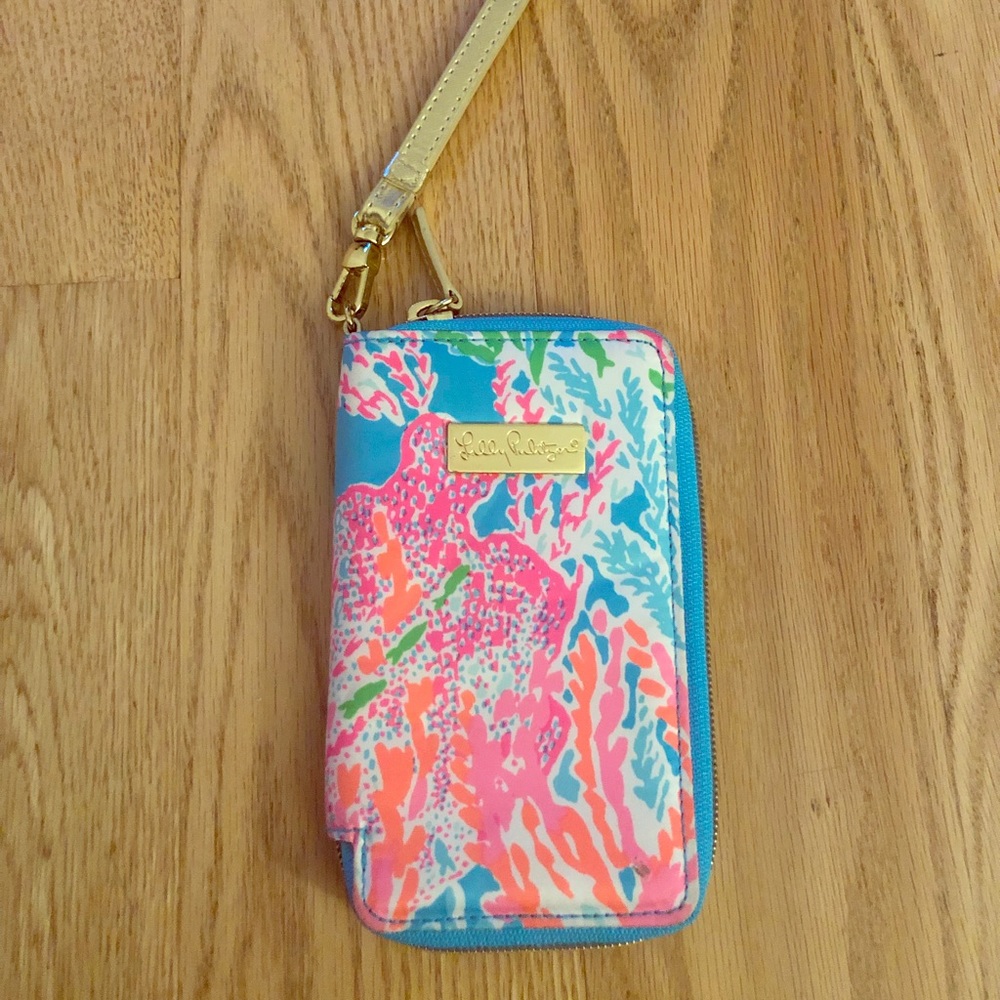 Lilly Pulitzer wristlet, fits iPhone 6,7,8